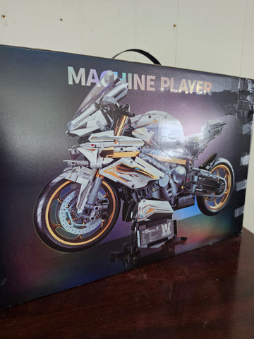 Machine Player "Platinum Warrior" Motorcycle Building Block Set (Item No. 88817, 1:5 Scale)