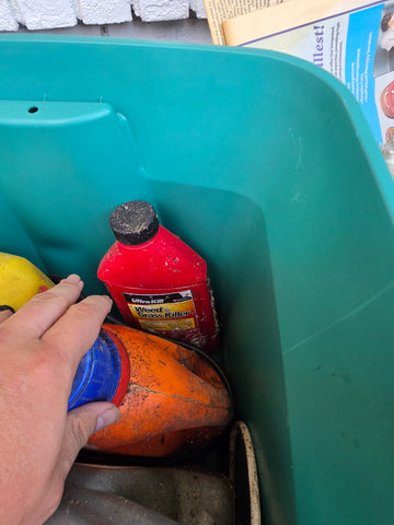 Assorted Lawn & Garden Chemicals, Pump Sprayers & Fluids Lot