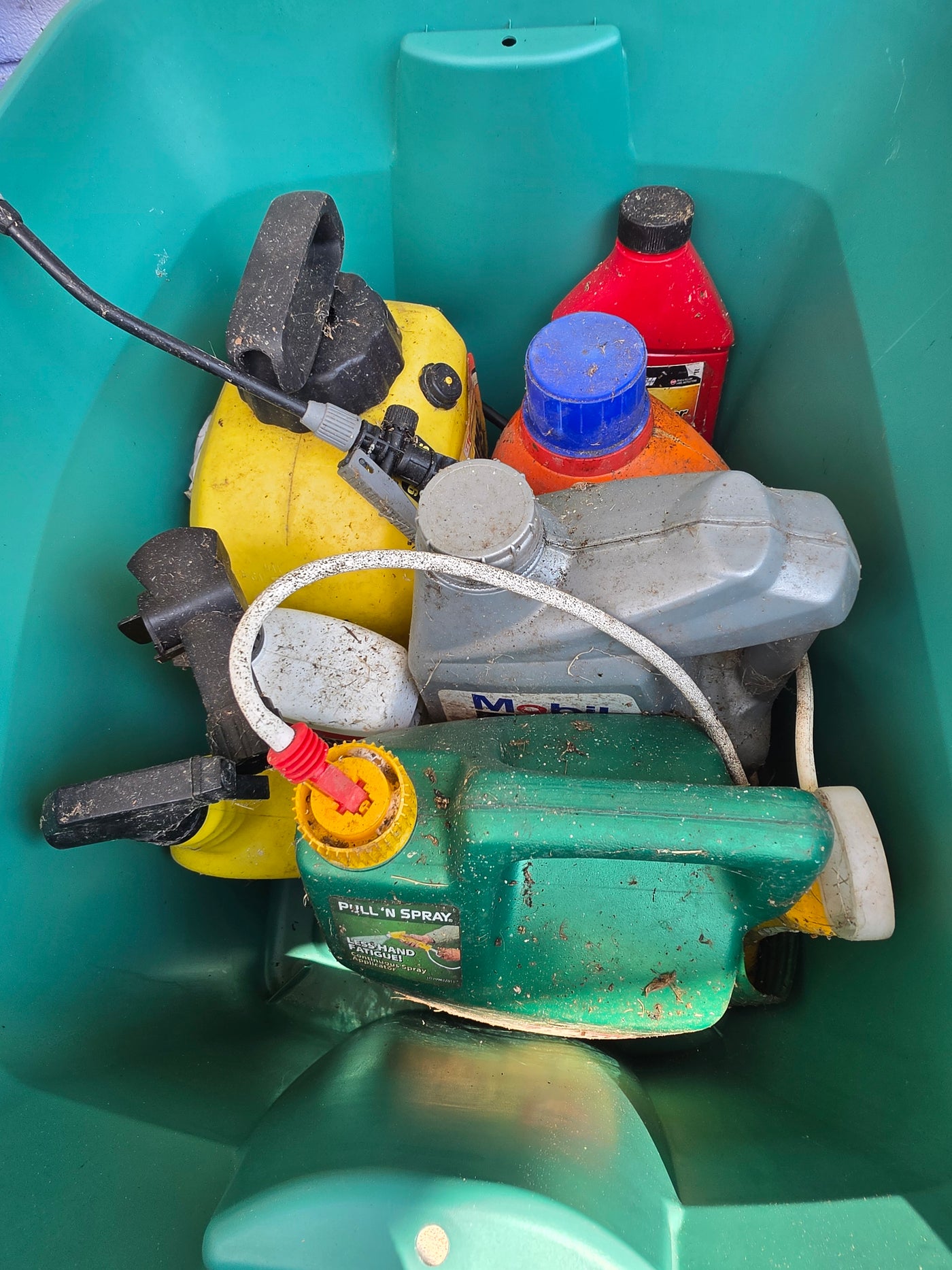 Assorted Lawn & Garden Chemicals, Pump Sprayers & Fluids Lot