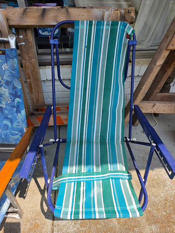 Vintage Blue & Green Striped High-Back Folding Lawn Chair | Retro Beach & Patio Recliner